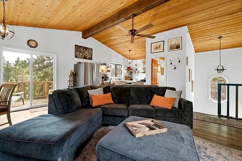 Big Bear Treehouse - Views and Dogs OK - Big Bear Lake in Big Bear, California, United States — photo 3