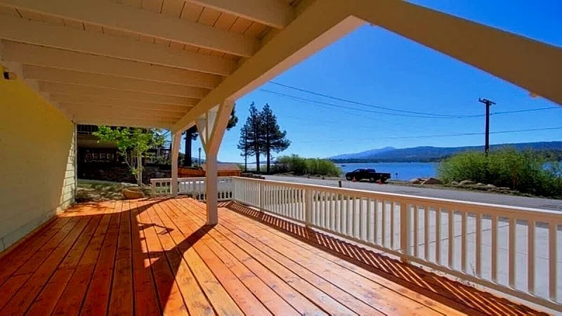 Lakefront w/Dock (No Wifi/TV) - FeatherNest - Fawnskin in Fawnskin, California, United States — photo 3