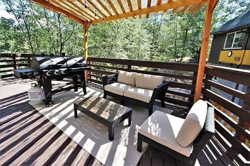 The Train Getaway - Hot Tub/Foosball, Dogs OK - Big Bear Lake in Big Bear Lake, California, United States — photo 3