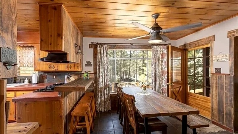 Kelly`s Kottage - Hot Tub, Near Village/Lake - Big Bear Lake in Big Bear Lake, California, United States — photo 5