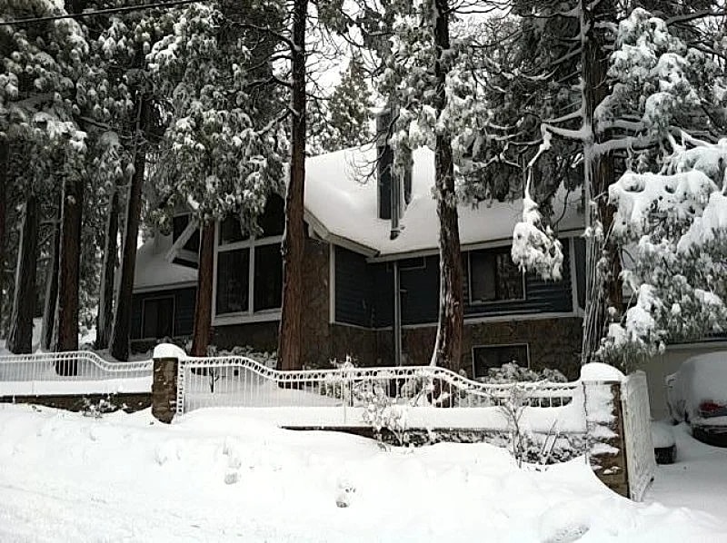 Chateau Bernina. Prime Location! Large indoor Jacuzzi and Dry Sauna. Large Patio in Lake Arrowhead, California, United States — photo 5