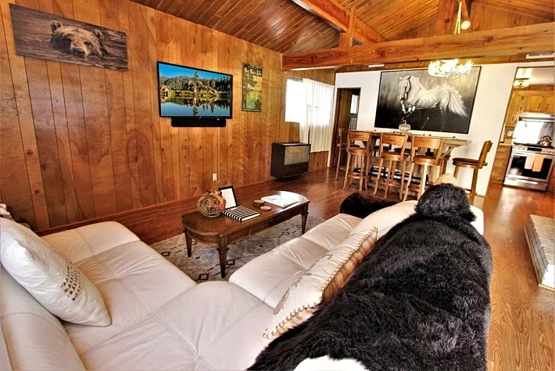 Blissful Pines - Close to Lake, Pool Table, Dogs OK - Big Bear Lake in Big Bear Lake, California, United States — photo 2