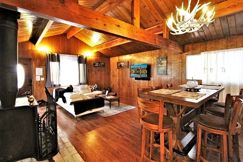Blissful Pines - Close to Lake, Pool Table, Dogs OK - Big Bear Lake in Big Bear Lake, California, United States — photo 4