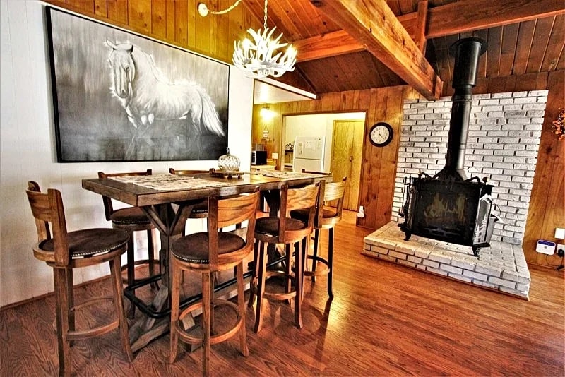 Blissful Pines - Close to Lake, Pool Table, Dogs OK - Big Bear Lake in Big Bear Lake, California, United States — photo 3