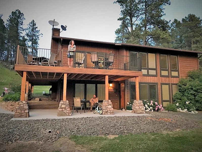 Big Horn Lodge - Rare Cabin Bordering Custer State Park - Absolute Seclusion and Serenity in Custer, South Dakota, United States — photo 2