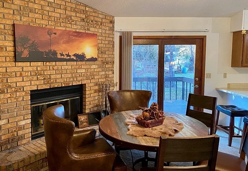 Cougar Lodge Vacation Home Thirty Minutes from Mt Rushmore - In Rapid City On Canyon Lake Thirty Minutes from Mt Rushmore in Rapid City, South Dakota, United States — photo 4
