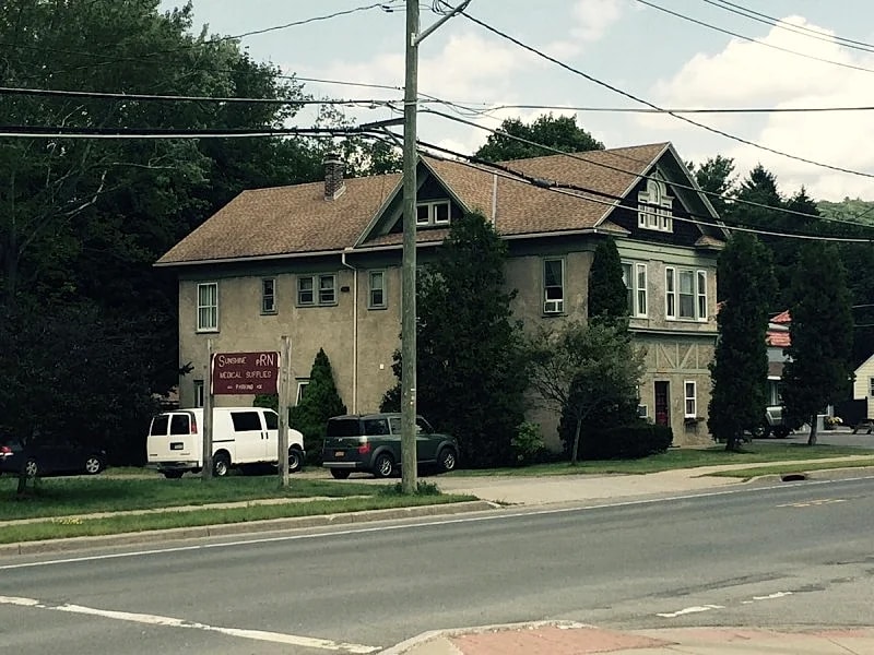 Spacious 4-Bedroom Apartment in Oneonta, Steps from All Star Village