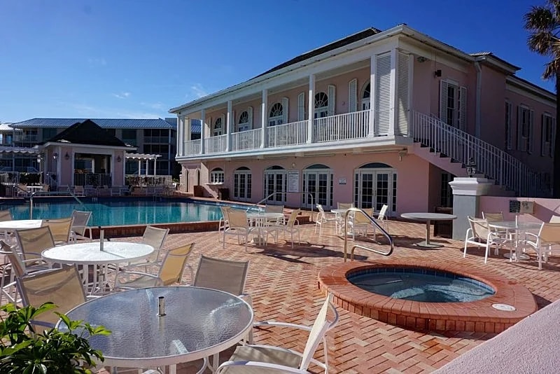 Lovely, Large, Private 2 BR, 2 BA Tennis Villa with HURRICANE REFUND! in Vero Beach, Florida, United States — photo 2