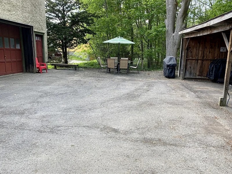 1st Class Rentals Munson Manor V located just a 1/2 mile from All Star Village in Otsego County, New York, United States — photo 4