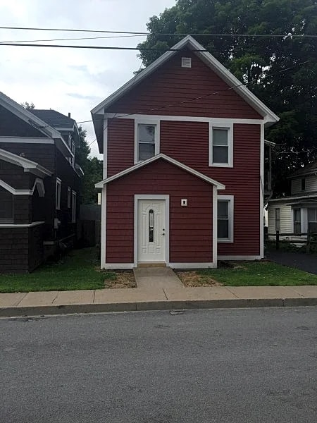 1st Class Rentals 2 Bedroom 2nd Floor Apartment - Otsego County