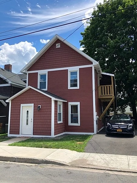 1st Class Rentals 2 Bedroom Downstairs Apartment - Oneonta