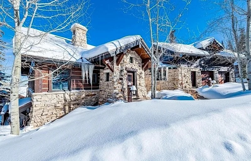 NEWLY RENOVATED LUXURY SKI-IN/OUT HOME. PERFECT SUMMER RETREAT. in Park City, Utah, United States — photo 2