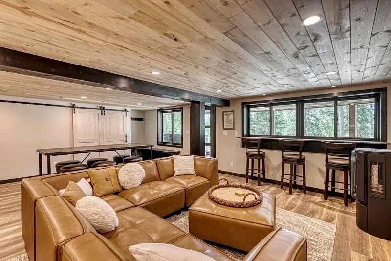 Ponderosa Peak - newly remodeled home with private hot tub, indoor sauna, Wifi and AC in Lead, South Dakota, United States — photo 5