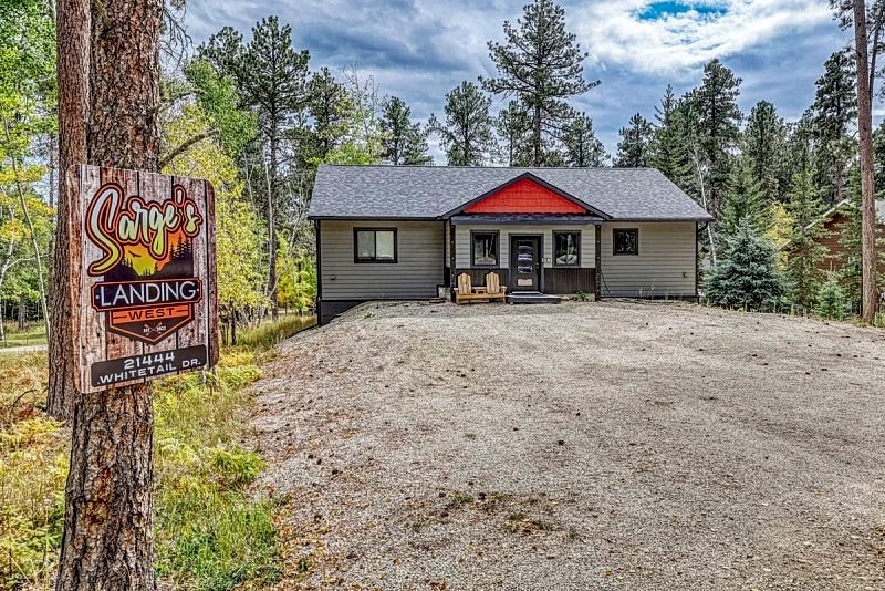 Spacious Deer Mountain Cabin | Close to ATV & Snowmobile Trails | Game Room w/ Arcade in Lead, South Dakota, United States — photo 2