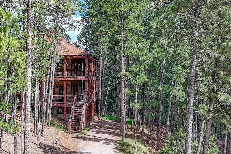Gold Baron Lodge - private location in a Mountain setting in Lead, South Dakota, United States — photo 2