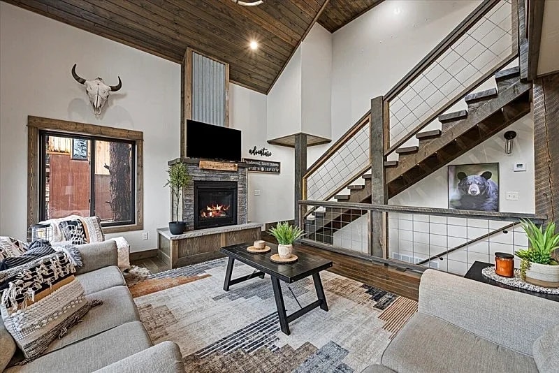 Bullock`s Ridge | 5 Bed, 3 Bath in Lead, South Dakota, United States — photo 5