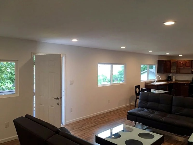 Villa SnoVu - ONLY 30 MINS AWAY FROM SPACE NEEDLE! in Everett, Washington, United States — photo 4