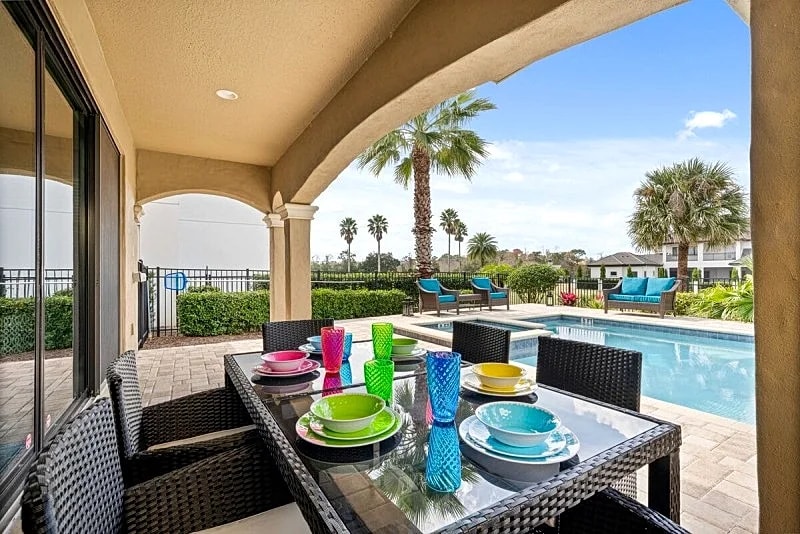 Luxury 5 Bed Villa, Game Room, Themed Beds, Extended Deck, Updated Decor in Kissimmee, Florida, United States — photo 3
