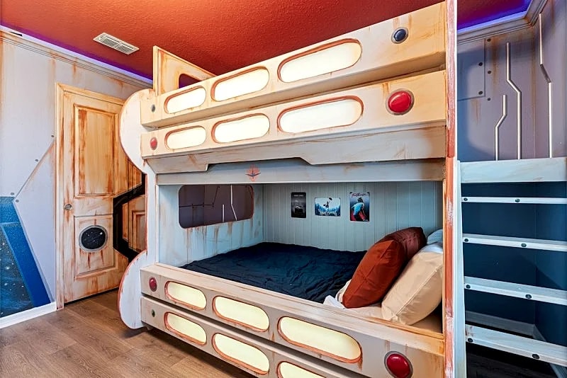 Epic Windsor Dream | Amazing Themed Bedrooms and Games Room! in Davenport, Florida, United States — photo 3