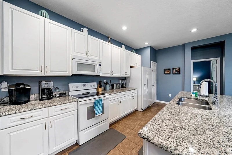 Providence Delight | 4 bed, 3 bath | Private Pool in Davenport, Florida, United States — photo 5