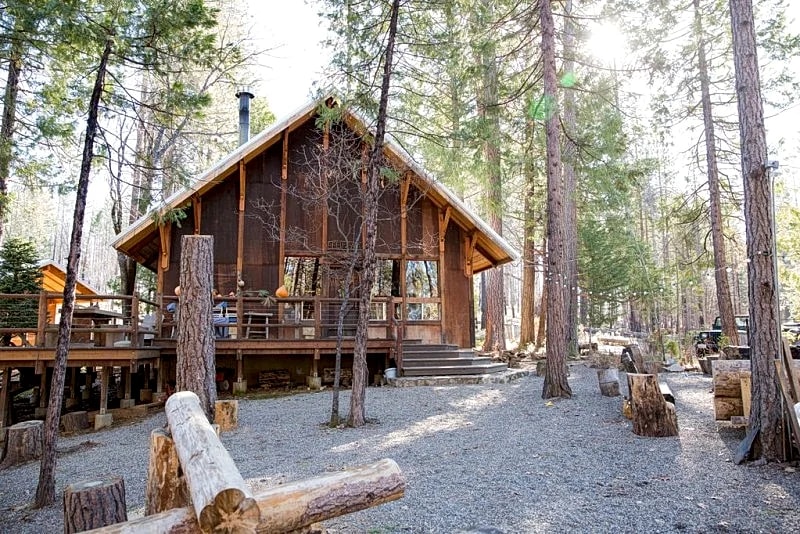Family Cabin Only 6 Miles to Yosemite Park West Enttrance Hw120 in Groveland, California, United States — photo 3