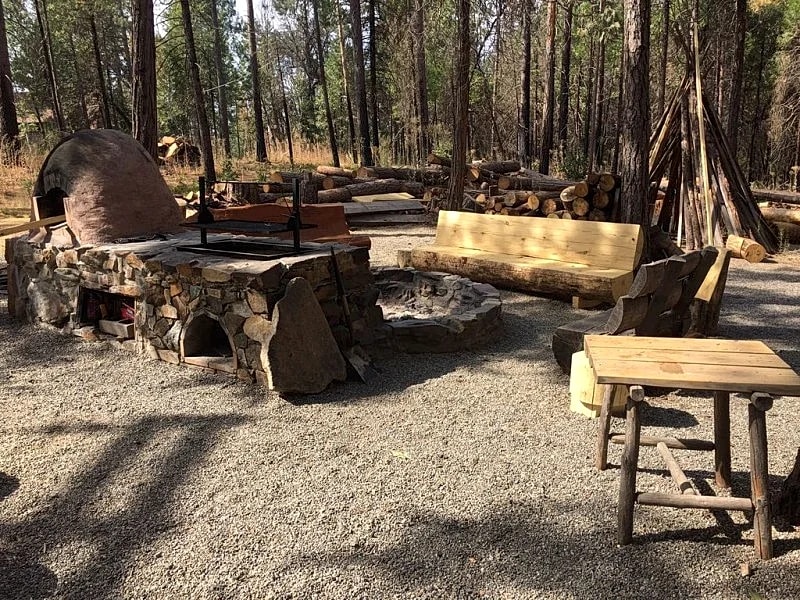 Family Cabin Only 6 Miles to Yosemite Park West Enttrance Hw120 in Groveland, California, United States — photo 4