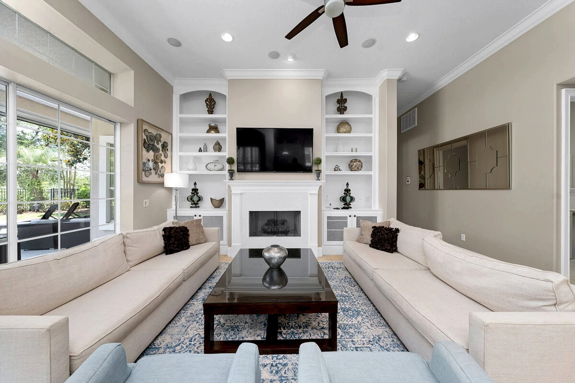 Luxury Pool Home! Cinema, Pool Table - Close to Disney! in Kissimmee, Florida, United States — photo 3