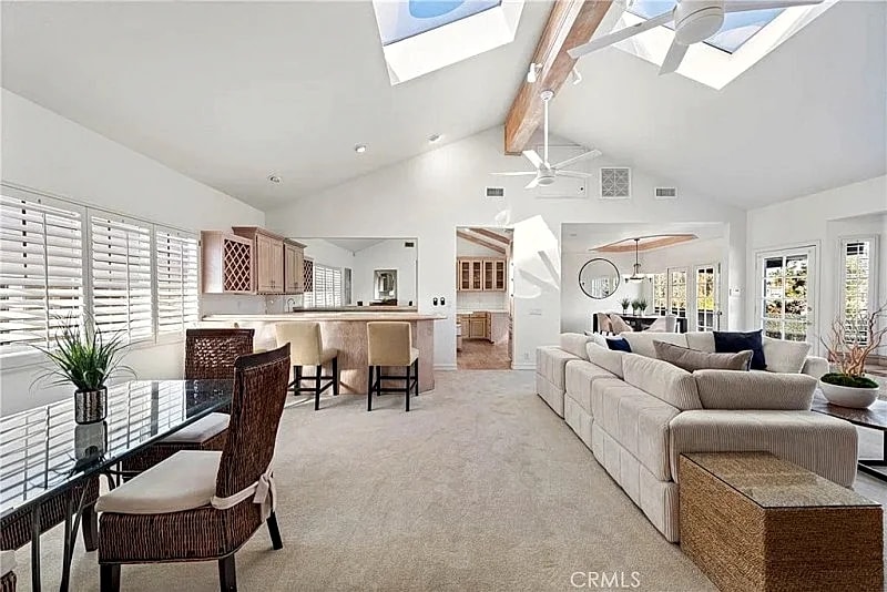 Elegant 4-Bedroom Home Only Steps from Corona del Mar Beach, Newport Beach in Newport Beach, California, United States — photo 4