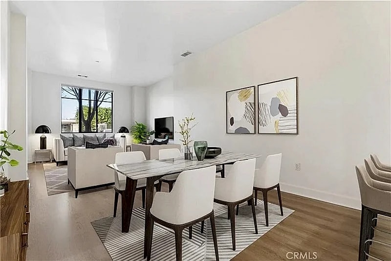 Elegant 2Bedroom Brownstone Oasis with Private Patio, Prime Palo Alto Location in Palo Alto, California, United States — photo 5