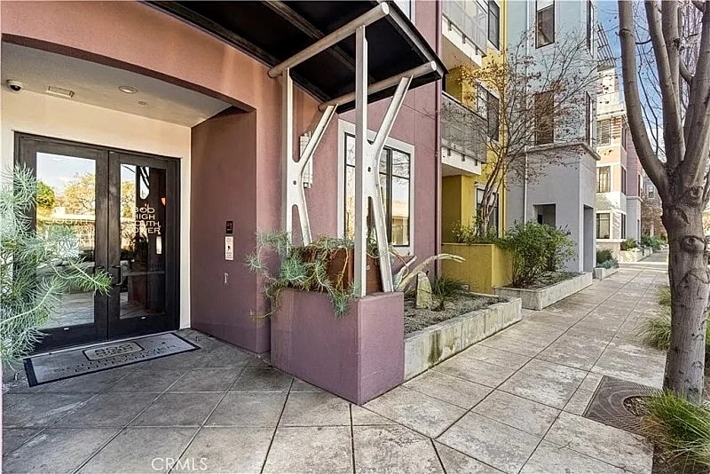 Elegant 2Bedroom Brownstone Oasis with Private Patio, Prime Palo Alto Location