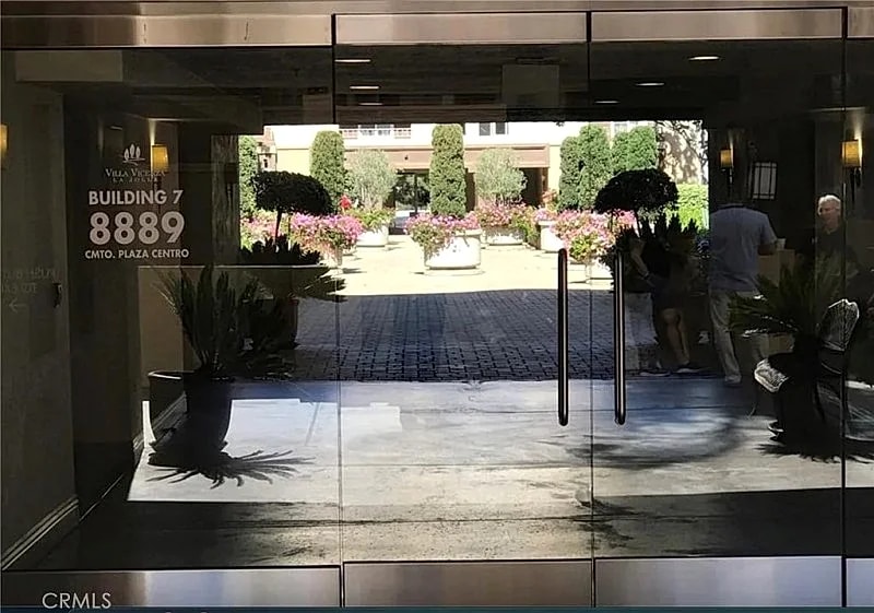 Luxurious La Jolla Centrally Located Condo with Private Balconies, Pool, Gym & Prime Location in San Diego, California, United States — photo 5