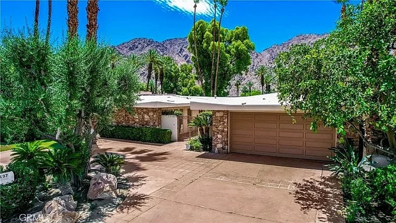 Luxurious Golf Course Home with Pool, Mountain Views, Indian Wells Country Club in Indian Wells, California, United States — photo 4