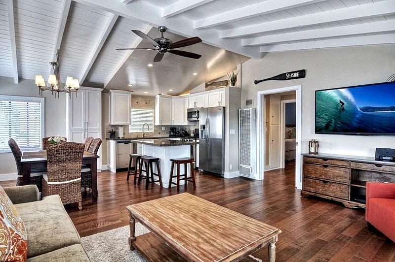Clean & Close to Beach & Village with A/C-Loft & Garage in Newport Beach, California, United States — photo 5