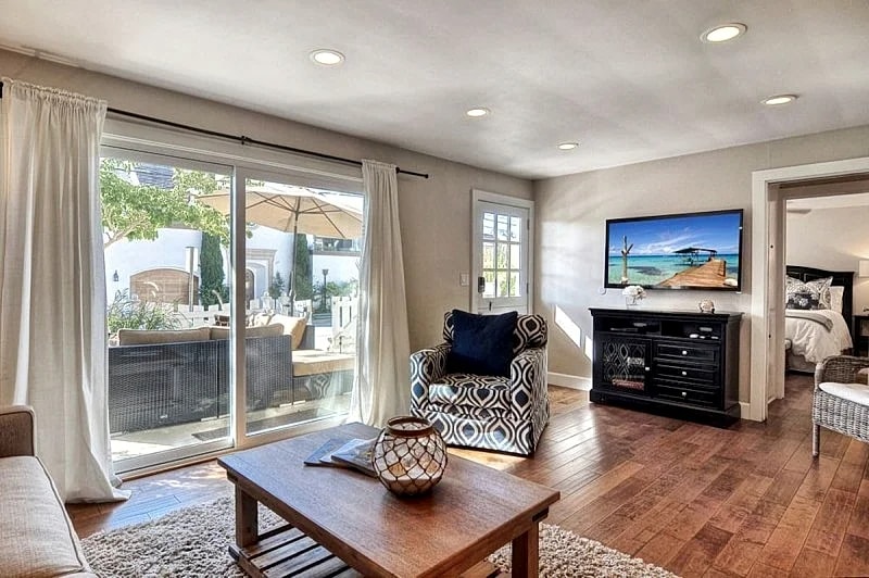 Kick back on Large Patio Close Beach & Village Garage in Newport Beach, California, United States — photo 5