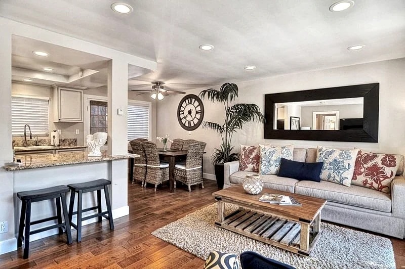 Kick back on Large Patio Close Beach & Village Garage in Newport Beach, California, United States — photo 2