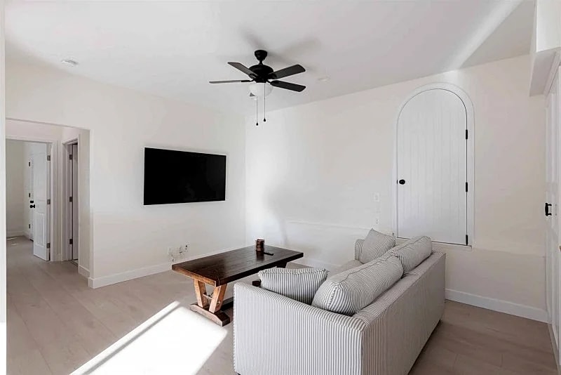 Hermosa Beach Luxury Living, Spacious 1-Bedroom with Private Patio & Garage in Hermosa Beach, California, United States — photo 4