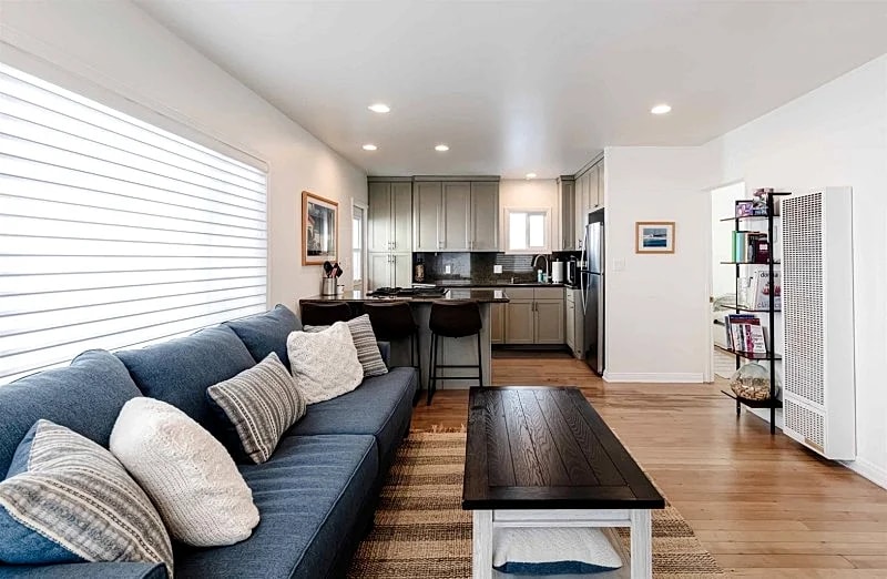 Cozy Beachside Apartment in North Hermosa Beach – Steps from the Sand - SCVR in Hermosa Beach, California, United States — photo 3