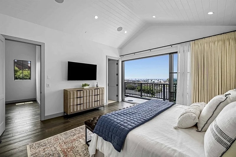 Executive Ocean View Oasis Home, Walk to Beach & Hollywood Riviera Dining in Redondo Beach, California, United States — photo 3