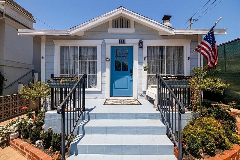 Charming Beach Cottage Retreat, 1 Block to Downtown Manhattan Beach! - SCVR in Manhattan Beach, California, United States — photo 4