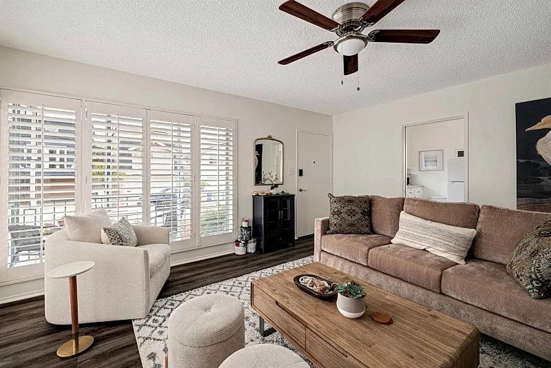 Cozy Hermosa Beach Retreat: 3 Bedrooms, BBQ, & Just Steps to the Beach for Family Fun! in Hermosa Beach, California, United States — photo 2