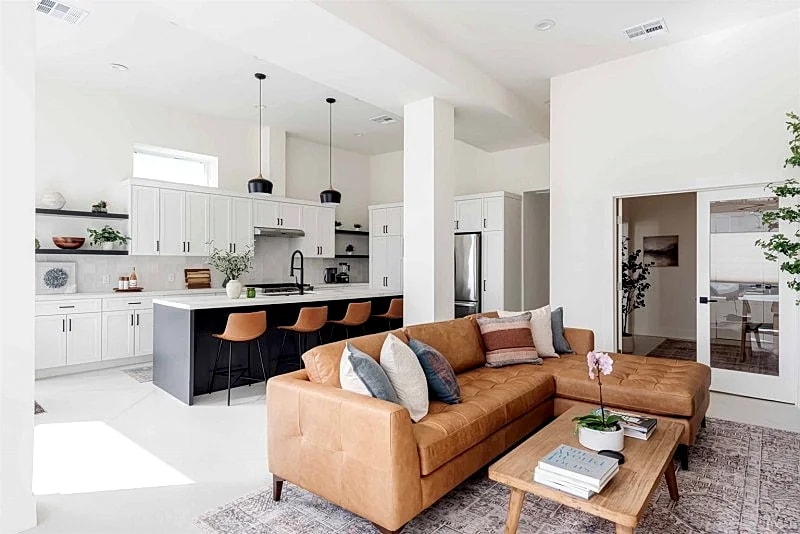 One-of-a-Kind Historic Gem Just Blocks from the Beach, Stylish and Fully Furnished! in Redondo Beach, California, United States — photo 3