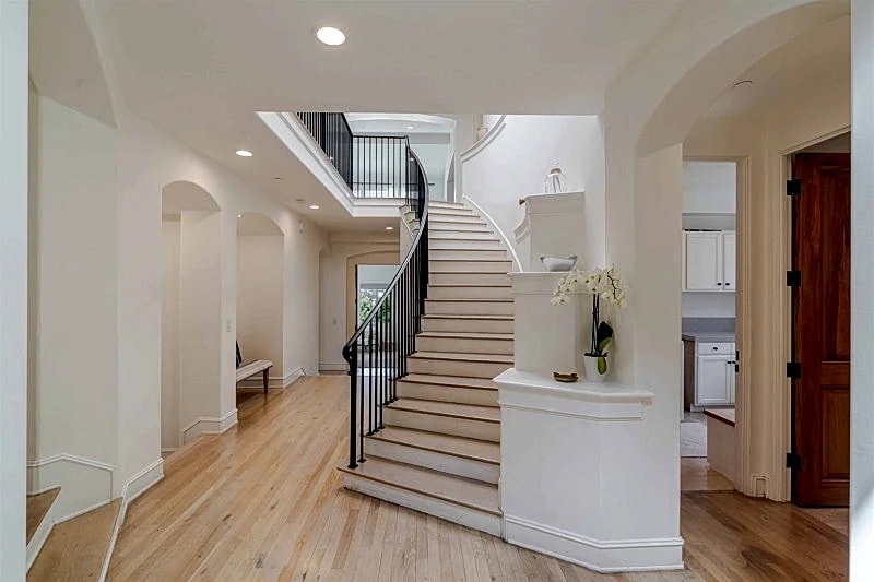 Coastal Luxury Family Retreat with Ocean Views, Hot Tub & Prime South Redondo Location in Redondo Beach, California, United States — photo 4