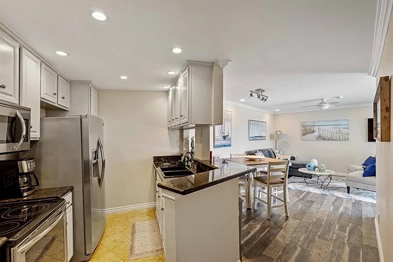 Modern 1-Bedroom Resort Style Condo with Pool & Gym in Beautiful Redondo Beach in Redondo Beach, California, United States — photo 5