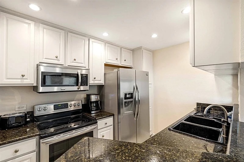 Modern 1-Bedroom Resort Style Condo with Pool & Gym in Beautiful Redondo Beach in Redondo Beach, California, United States — photo 4