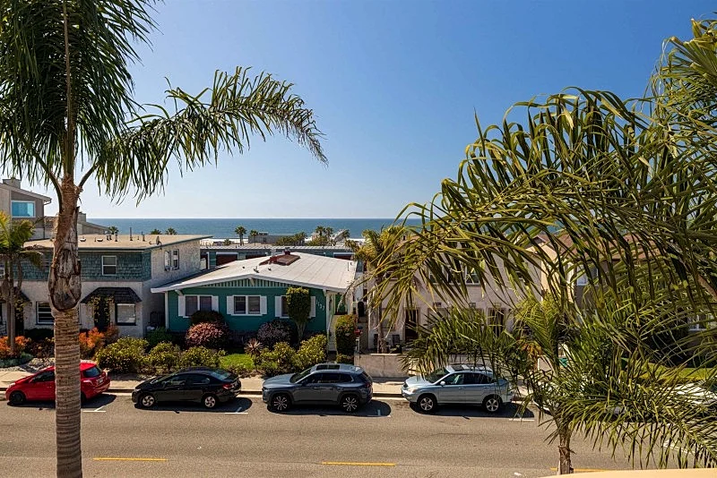 Stunning Ocean View 3 Bedroom Townhouse in the Heart of Downtown Hermosa Beach