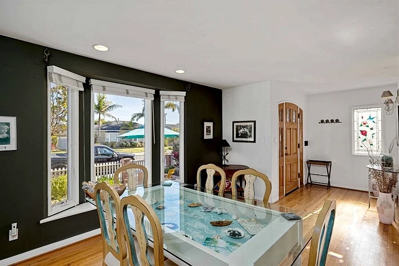 Coastal Family Living at 1605 Lynngrove, Fully Furnished Manhattan Beach Retreat in Manhattan Beach, California, United States — photo 4