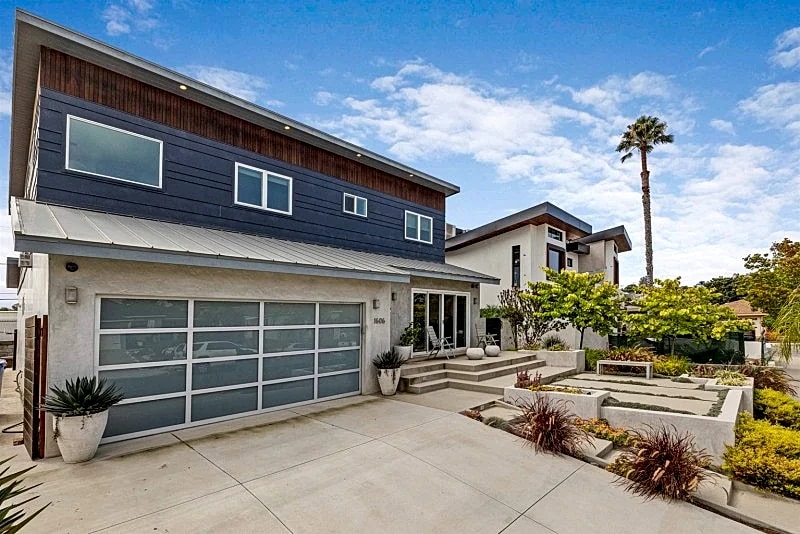 Charming 5-Bedroom Furnished Home in East Manhattan Beach, Perfect Coastal Retreat