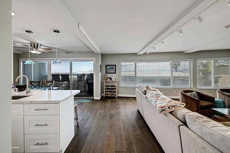 Ocean Breeze Luxury: Stunning 3-Bedroom Beach Condo in South Redondo Beach in Redondo Beach, California, United States — photo 4