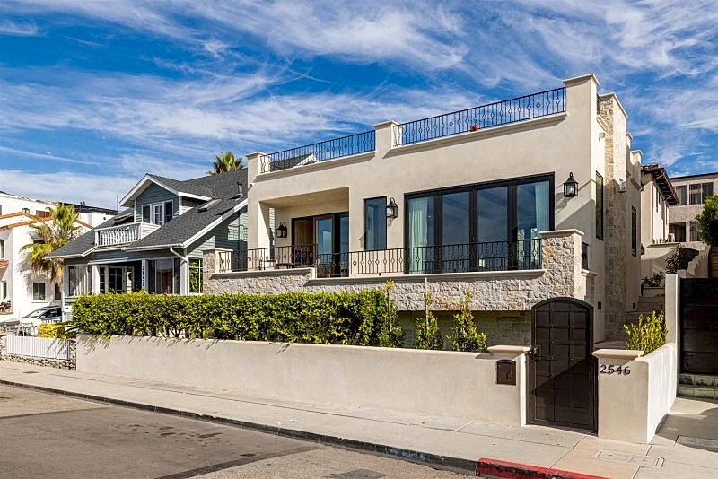 2546 Manhattan Stunning Home With A Massive Ocean View Deck In N. Hermosa Beach!