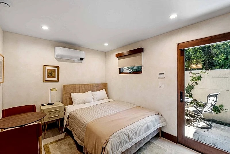 Charming Beachside Studio with Private Patio & Parking, Just 2 Blocks to the Shore!